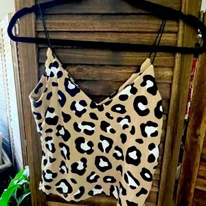 Cheetah crop tank
